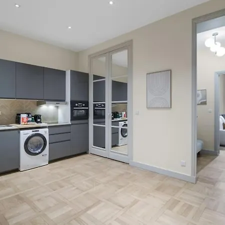 2b.appart 6pers#2bedrooms#victorhugo#arcdetriomphe Apartmán *